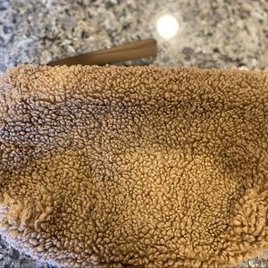 Banana Republic NWT Sherpa clutch